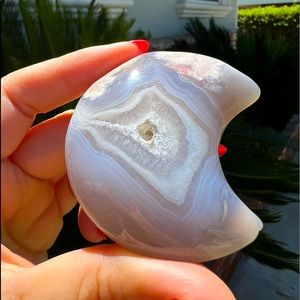 Quartzy Flower Agate Moon Carving